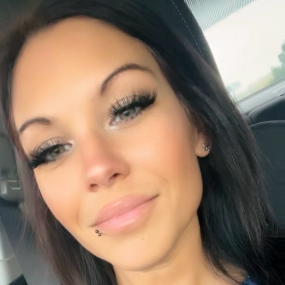 Meet your Posher, Maria - Picture 1 of 1